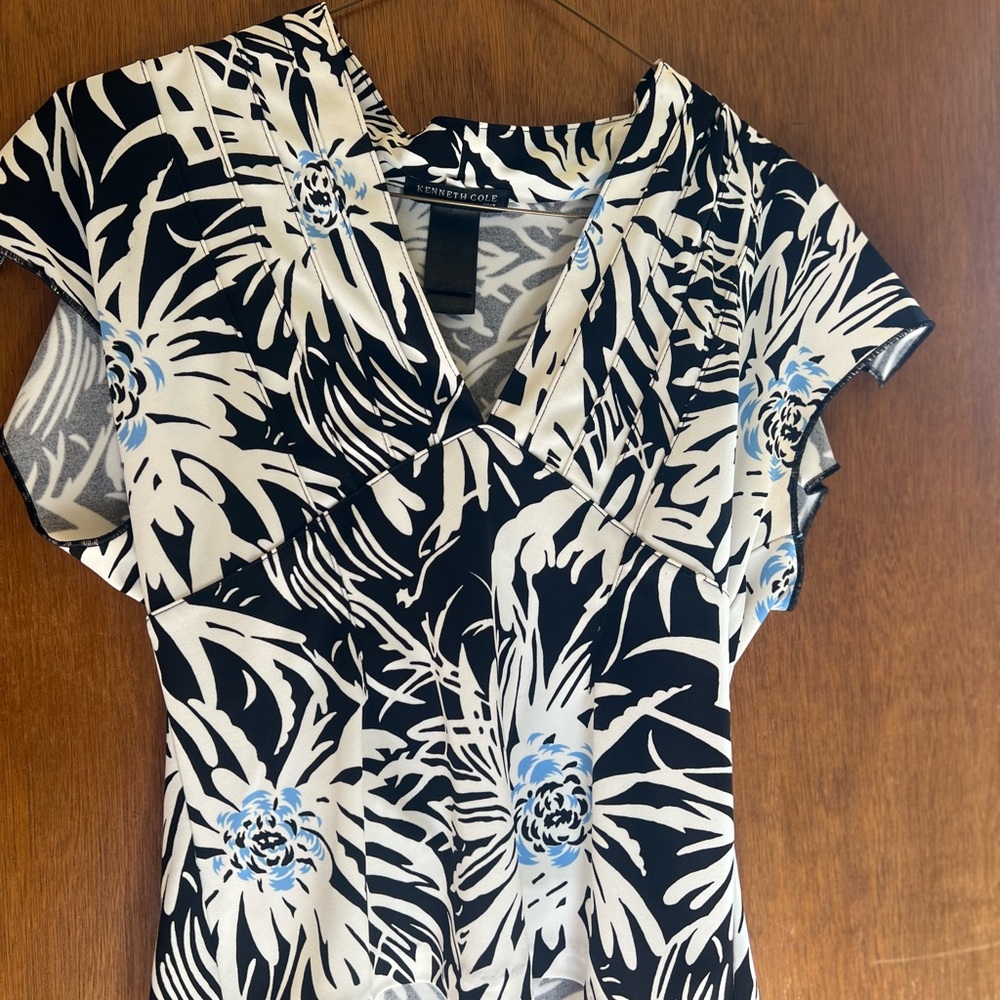 Kenneth Cole Women's Black and White Floral Top